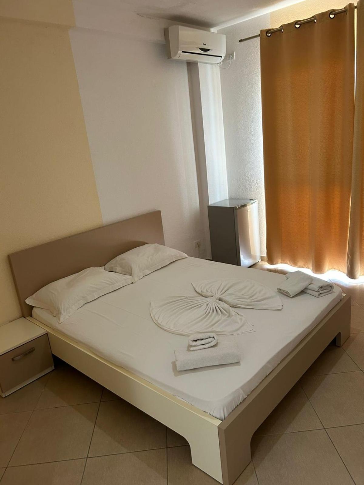 Hotel Comfort Shëngjin Eksteriør billede